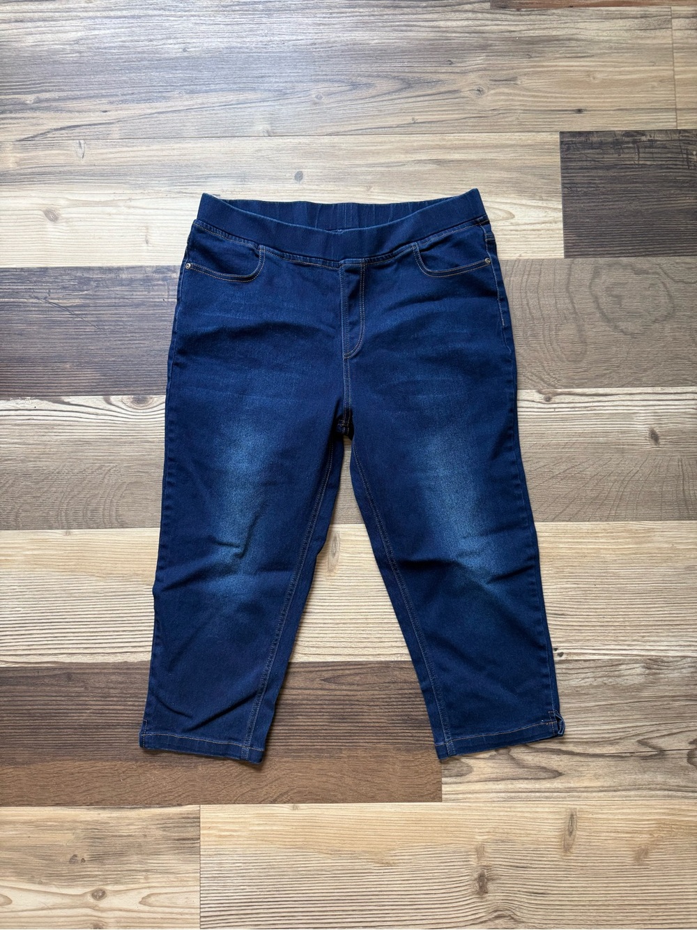 Women’s XL JVINI  Dark Blue Pull-On Capri Jeans Classic Casual Summer